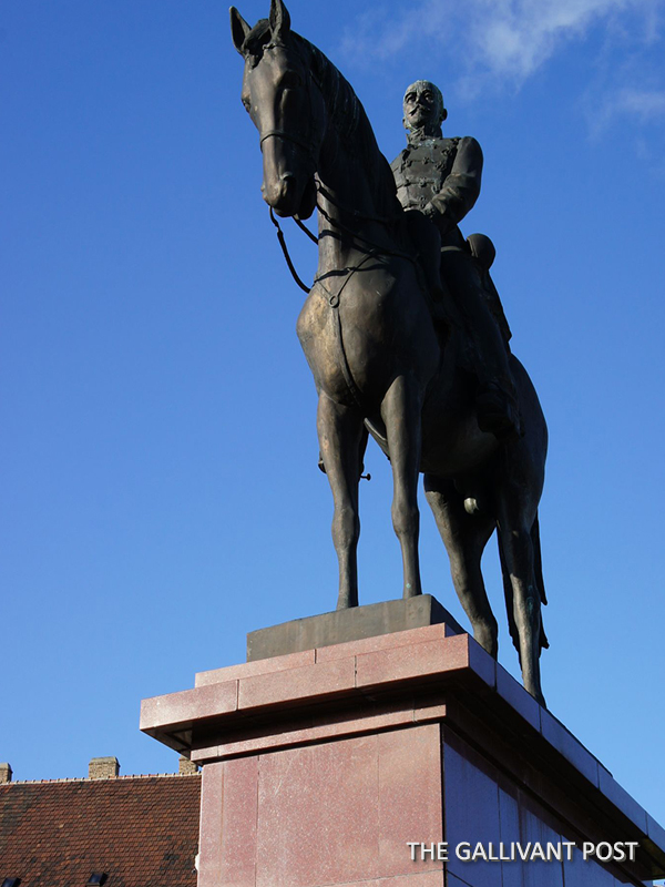 An equestrian statue if Hungarian military leader Gorgey Artur at the Bastion.