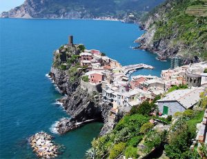 The view of Vernazza from the Corniglia trail